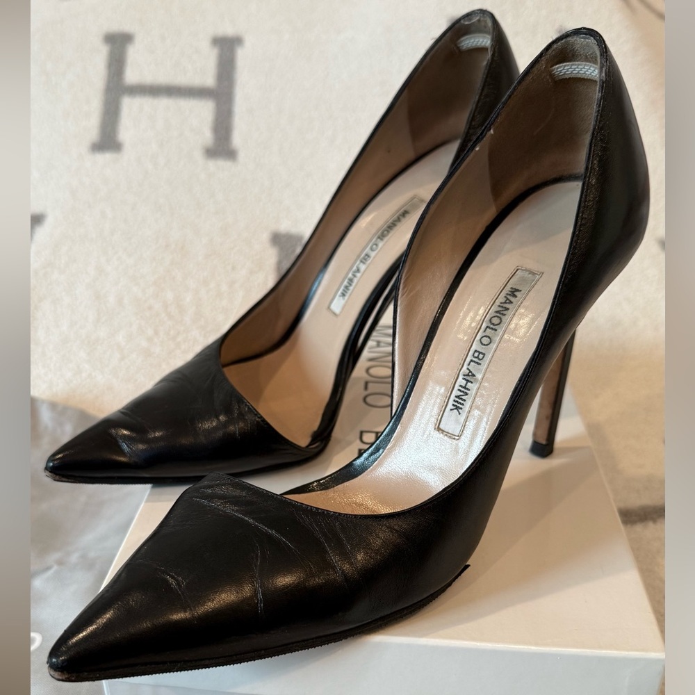 Sz 8 / 38 Manolo Blahnik Black Heels